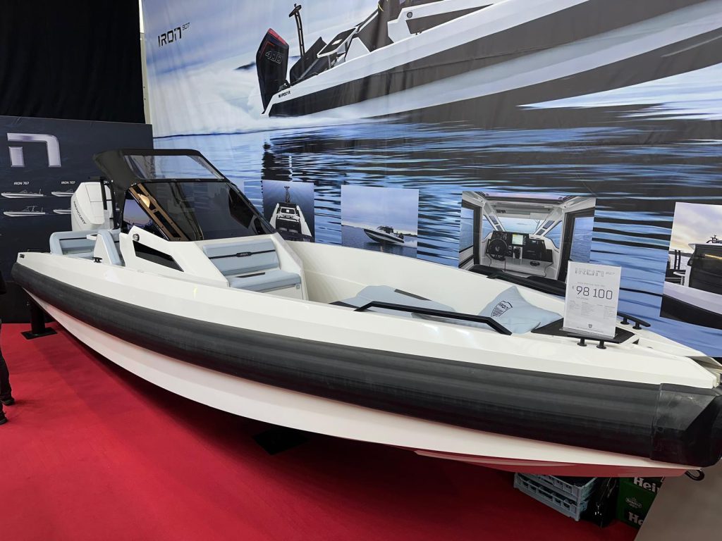 Neue Eisenboote im Torenvliet Yamaha Center Amsterdam